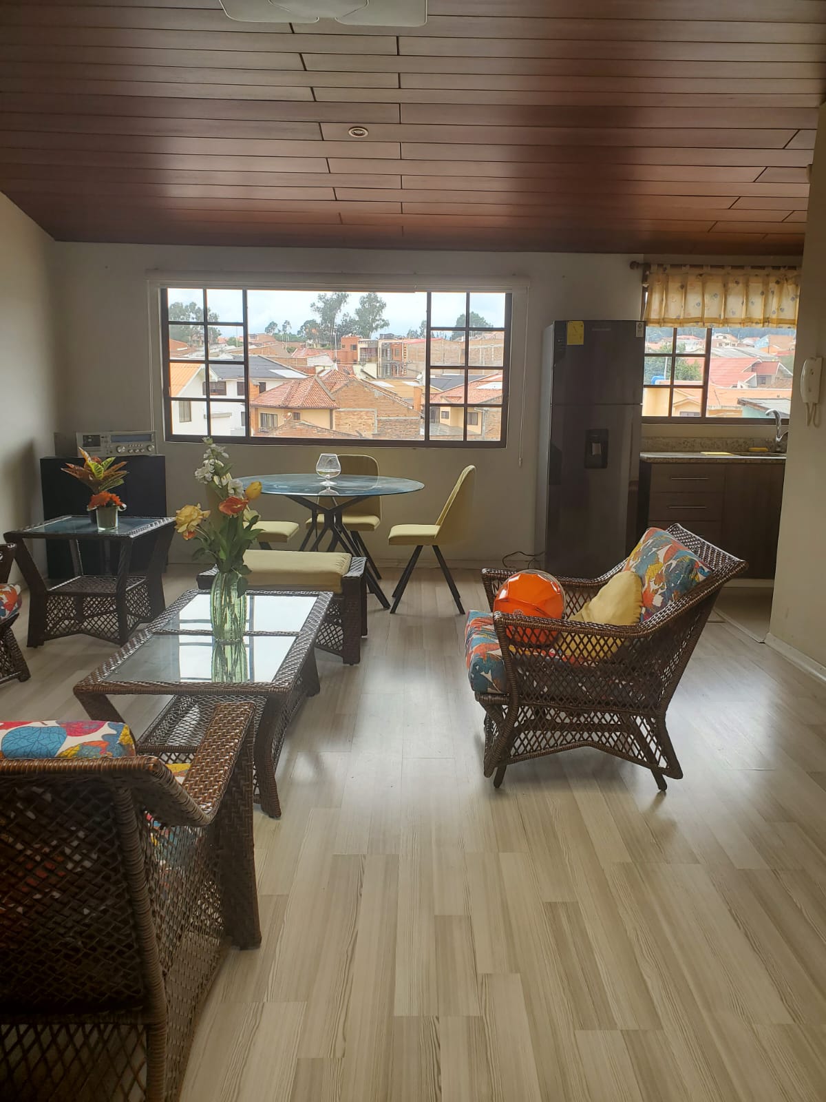 Affordable 2bdr Furnished Apartment Near To Remigio Crespo - Expats Ecuador